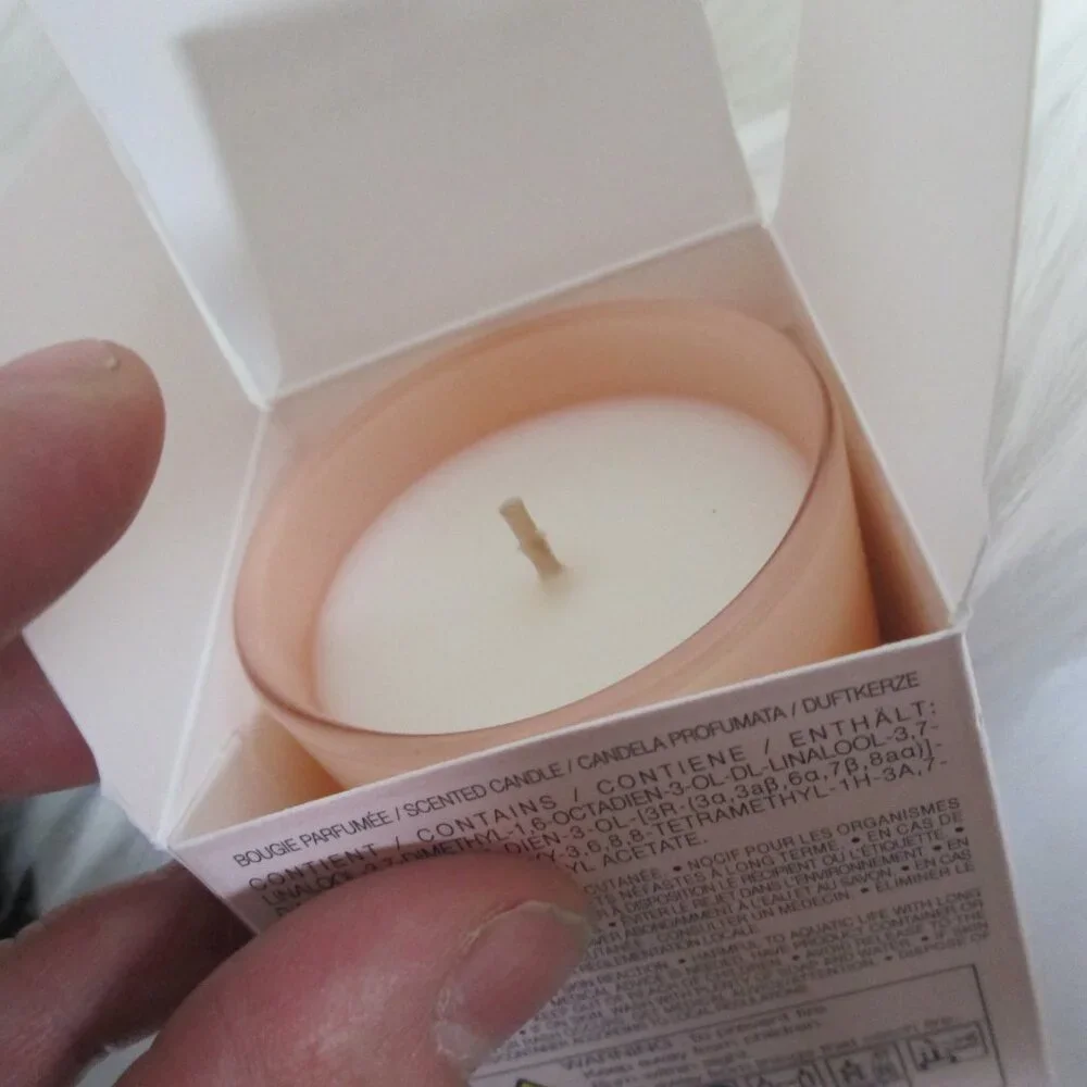 Viktor & Rolf Flowerbomb Bougie Parfumee Scented Candle New in box 2.4 oz.